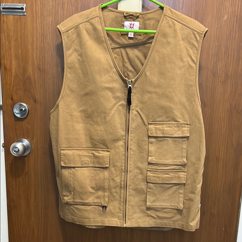 Vintage Tan Utility Vest with Multiple Pockets